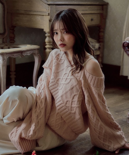mideal(マイディール)の「one shoulder cable knit / ワンショルケーブルニット(ニット/セーター・レディース・ボルドー/ピンク/ブルーグリーン/ブラウン/ダークグレー/アイボリー・FREE)」の21枚目の写真