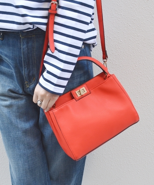 Khaju（カージュ）の「《一部予約》Khaju: 2ポケットバッグ■（ショルダーバッグ・レディース・ホワイト/ブラック/レッド/ベージュ・ONE SIZE）」の4枚目の写真