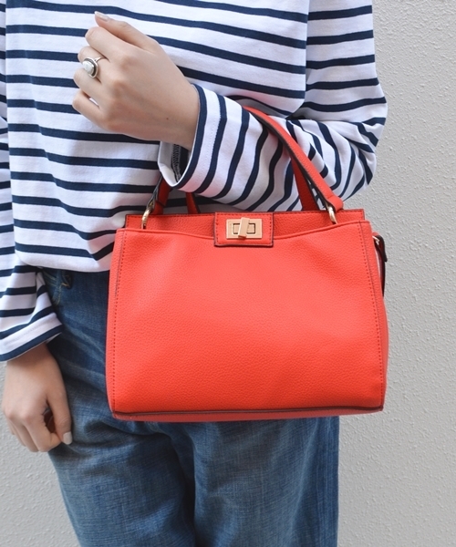 Khaju（カージュ）の「《一部予約》Khaju: 2ポケットバッグ■（ショルダーバッグ・レディース・ホワイト/ブラック/レッド/ベージュ・ONE SIZE）」の10枚目の写真