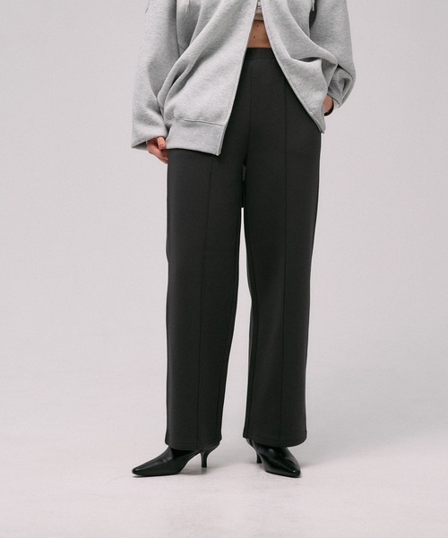 LEPSIM(レプシィム)の「《パフエアシリーズ》ストレートパンツ 824693(スウェットパンツ・レディース・ブラック/チャコールグレー/ブラウン・FREE)」の10枚目の写真