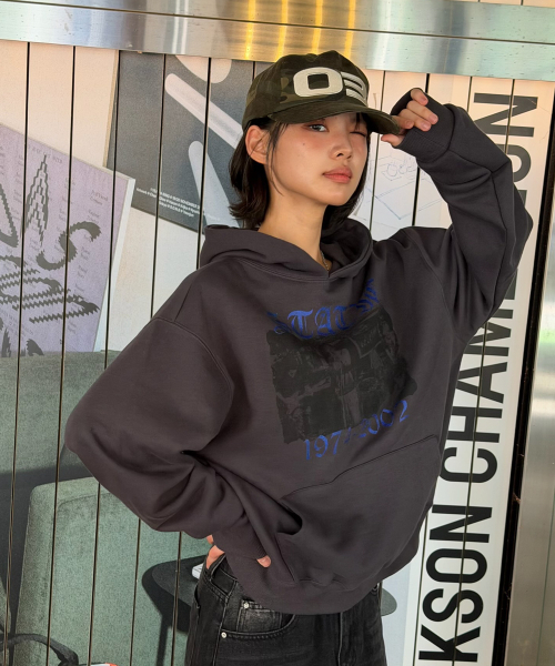 AMOU（アモウ）の「Static Hoodie CHACOAL GRAY（パーカー・レディース・その他・1/2）」の12枚目の写真