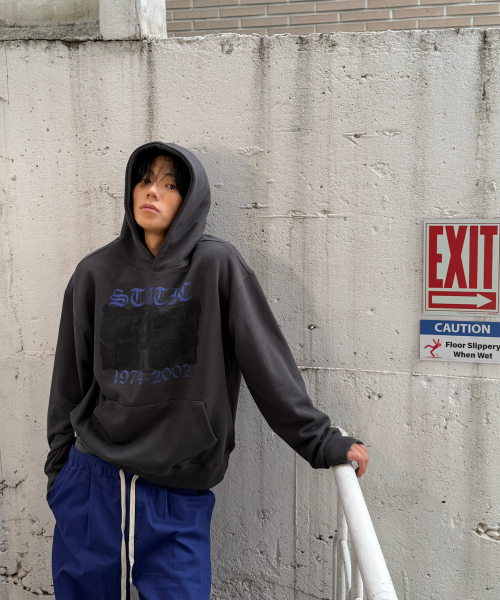 AMOU（アモウ）の「Static Hoodie CHACOAL GRAY（パーカー・レディース・その他・1/2）」の7枚目の写真