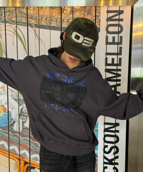 AMOU（アモウ）の「Static Hoodie CHACOAL GRAY（パーカー・レディース・その他・1/2）」の6枚目の写真