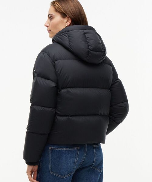 TOMMY HILFIGER(トミーヒルフィガー)の「撥水フーデッドダウンジャケット(ブルゾン・レディース・ブラック・SMALL/MEDIUM)」の4枚目の写真
