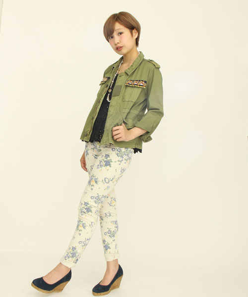 Another Edition(アナザーエディション)の「AE JQテープ ミリタリー BLSN(ブルゾン・レディース・ベージュ/オリーブ・SMALL/MEDIUM)」の16枚目の写真