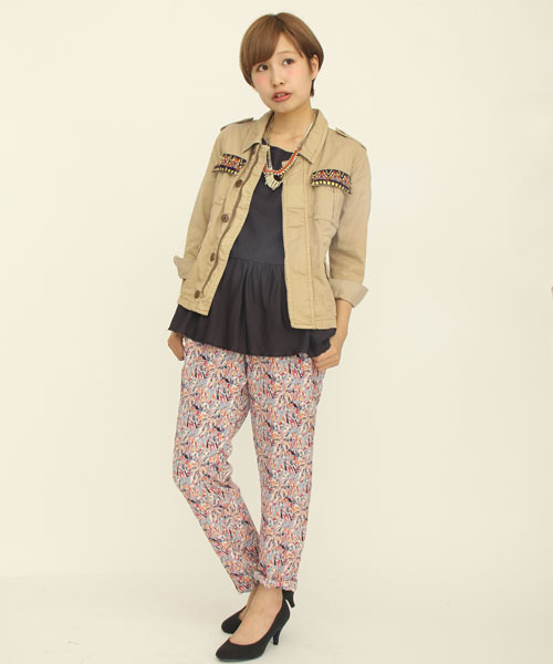 Another Edition(アナザーエディション)の「AE JQテープ ミリタリー BLSN(ブルゾン・レディース・ベージュ/オリーブ・SMALL/MEDIUM)」の18枚目の写真