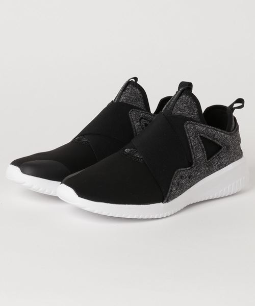 Reebok(リーボック)の「スカイクッシュ スリッポン(スリッポン・レディース・ブラック/グレー・24.0cm/27.0cm/25.5cm/23.0cm/25.0cm/26.0cm/23.5cm/26.5cm/24.5cm/22.5cm/22.0cm)」の2枚目の写真