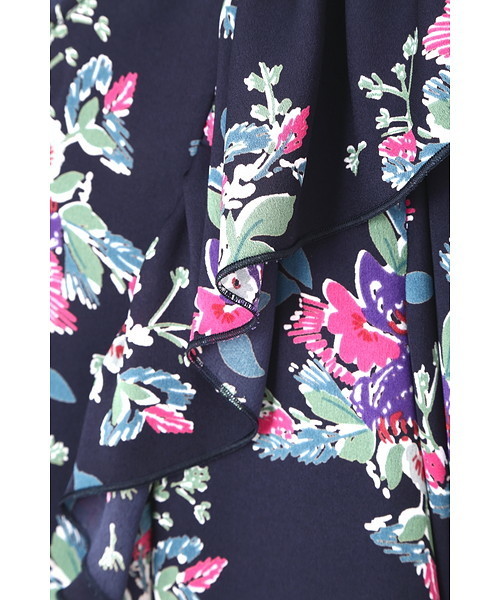 JILL STUART(ジルスチュアート)の「ベティフラワープリントブラウス(シャツ/ブラウス・レディース・ベージュ/ネイビー・MEDIUM/SMALL)」の11枚目の写真
