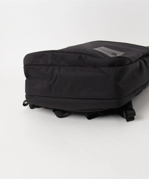 THE NORTH FACE(ザノースフェイス)の「THE NORTH FACE / ザ ノースフェイス SHUTTLE DAYPACK (バックパック/リュック・メンズ・ブラック/ライトグレー・FREE)」の4枚目の写真