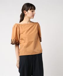 袖刺繍デザインオフショルダーブラウス