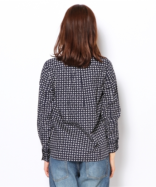 BEAMS BOY（ビームスボーイ）の「BEAMS BOY / プリントレギュラーカラーシャツ（シャツ/ブラウス・レディース・オリーブ/ネイビー・ONE SIZE）」の5枚目の写真