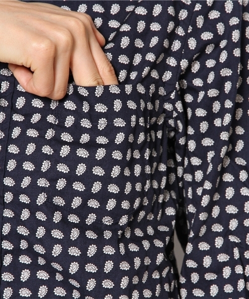 BEAMS BOY（ビームスボーイ）の「BEAMS BOY / プリントレギュラーカラーシャツ（シャツ/ブラウス・レディース・オリーブ/ネイビー・ONE SIZE）」の8枚目の写真
