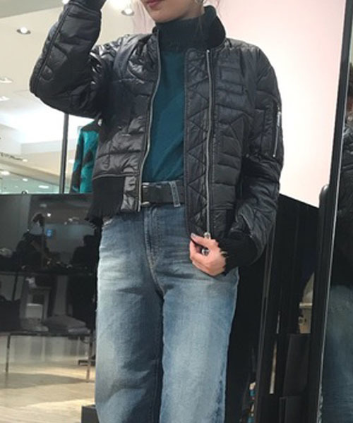 DIESEL(ディーゼル)の「WOMEN'S ロゴナイロンブルゾン(ナイロンジャケット・レディース・オレンジ/グリーン/ブラック・LARGE/MEDIUM/SMALL/X-SMALL/XX-SMALL)」の2枚目の写真