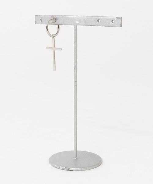 ieLS(イエルズ)の「金属アレルギー対応「ieLS」ステンレス クロスチャームフープイヤリング(イヤリング・メンズ・ブラック/シルバー・ONE SIZE)」の3枚目の写真