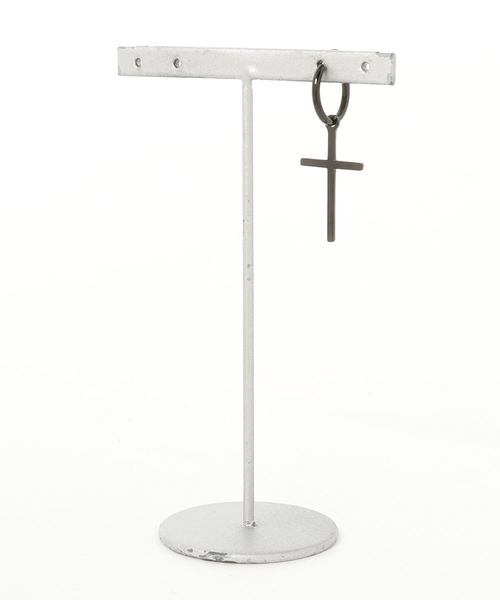 ieLS(イエルズ)の「金属アレルギー対応「ieLS」ステンレス クロスチャームフープイヤリング(イヤリング・メンズ・ブラック/シルバー・ONE SIZE)」の5枚目の写真