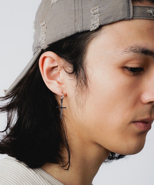 ieLS(イエルズ)の「金属アレルギー対応「ieLS」ステンレス クロスチャームフープイヤリング(イヤリング・メンズ・ブラック/シルバー・ONE SIZE)」の6枚目の写真