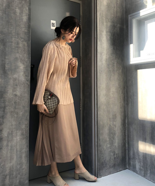 CIEL'AIR(シエルエアー)の「【CIEL'AIR/シエルエアー】プリーツセットアップフレア袖トップス(セットアップアイテム)(Tシャツ/カットソー・レディース・グレー/ベージュ・FREE)」の6枚目の写真