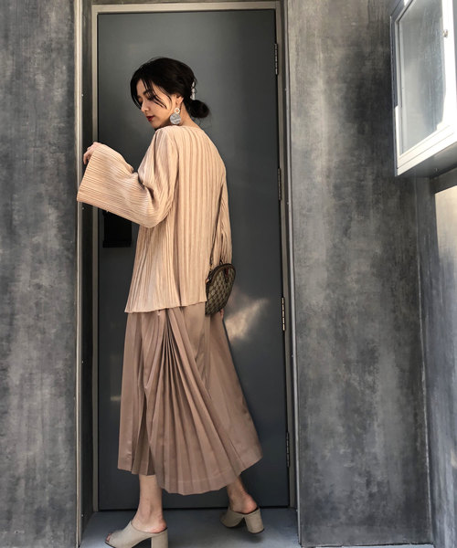 CIEL'AIR(シエルエアー)の「【CIEL'AIR/シエルエアー】プリーツセットアップフレア袖トップス(セットアップアイテム)(Tシャツ/カットソー・レディース・グレー/ベージュ・FREE)」の10枚目の写真