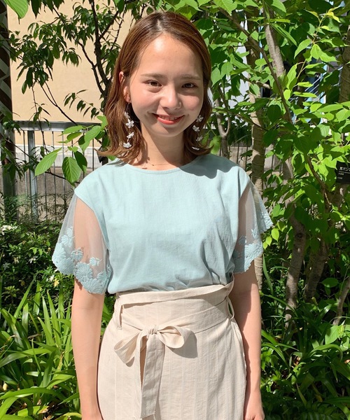 flower（フラワー）の「フラワースリーブトップ（Tシャツ/カットソー・レディース・アイボリー/ブラック/ベージュ/ブルー・FREE）」の4枚目の写真