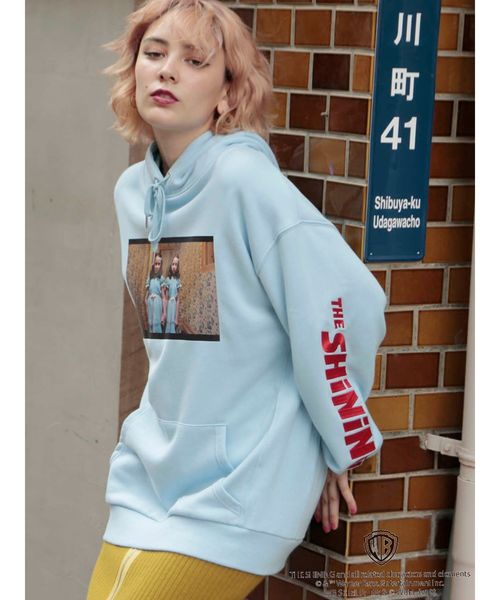 jouetie（ジュエティ）の「THE SHiNiNG コラボフーディ（パーカー・レディース・グレー/ブラック/ライトブルー・MEDIUM）」の3枚目の写真