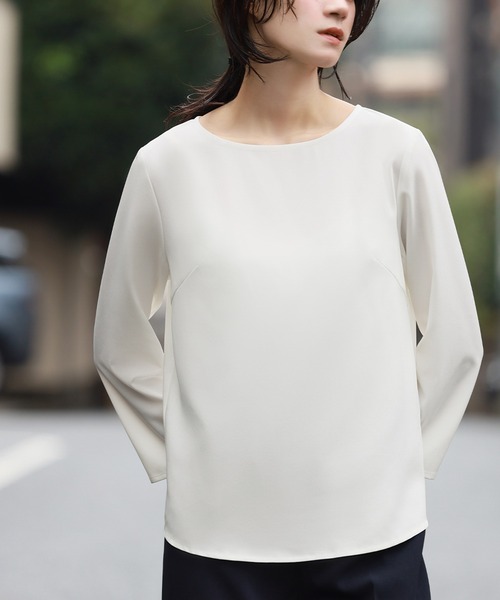 Flolia（フロリア）の「ラウンドカットクルーネックブラウス オフィス ビジネス フォーマル セレモニー スーツインナー 卒業式 卒園式 入学式 入園式 七五三 ママ 母親【洗える】（シャツ/ブラウス・レディース・ホワイト・S/M/L/2L）」の6枚目の写真