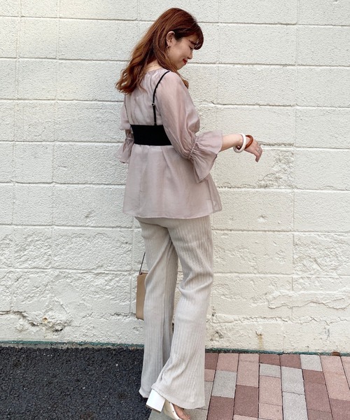 archives（アルシーヴ）の「ニットキャミソール＋シアーブラウス（シャツ/ブラウス・レディース・ベージュ/グレー/オフホワイト・MEDIUM）」の6枚目の写真