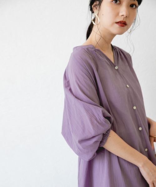 LOWRYS FARM（ローリーズファーム）の「ヨウリュウチュニックBL6S　887400（シャツ/ブラウス・レディース・ブラック/パープル/オフホワイト/カーキ・FREE）」の11枚目の写真