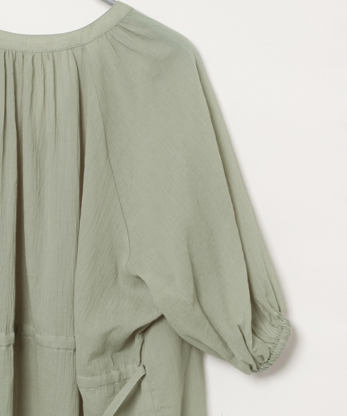 LOWRYS FARM（ローリーズファーム）の「ヨウリュウチュニックBL6S　887400（シャツ/ブラウス・レディース・ブラック/パープル/オフホワイト/カーキ・FREE）」の16枚目の写真