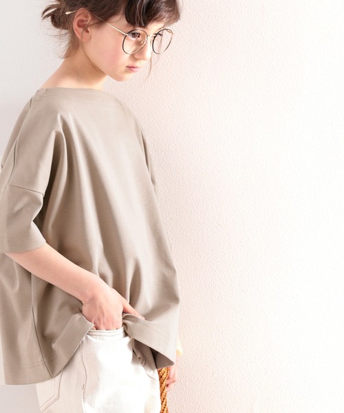 classicalelf（クラシカルエルフ）の「≪キッズ≫綿100%　上質コットン。華奢見せ、ルーズプルオーバー（Tシャツ/カットソー・キッズ・ホワイト/ブラック/モカ・130/140/150/160）」の4枚目の写真
