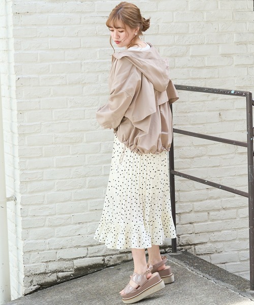 one after another NICE CLAUP(ワンアフターアナザーナイスクラップ)の「イレヘムプリーツスカート(スカート・レディース・オフホワイト/ライトベージュ/ベージュ系その他/ブルー系その他/ドット・FREE)」の9枚目の写真