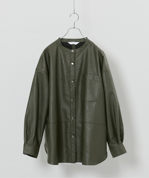 M nort（エムノート）の「【わたなべ麻衣プロデュース】バンドカラーレザーシャツジャケット（シャツ/ブラウス・レディース・グリーン・FREE）」の11枚目の写真