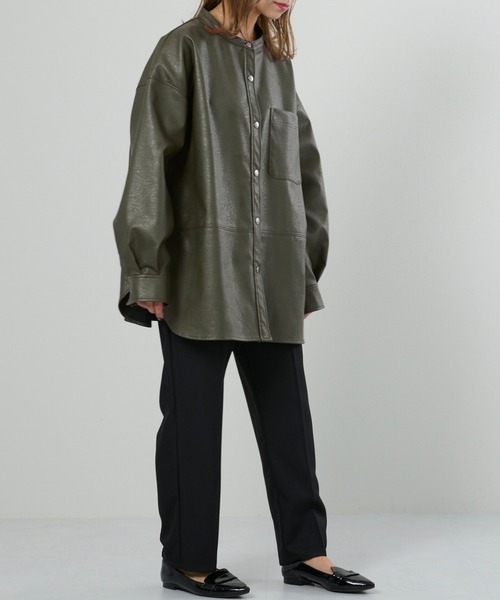 M nort（エムノート）の「【わたなべ麻衣プロデュース】バンドカラーレザーシャツジャケット（シャツ/ブラウス・レディース・グリーン・FREE）」の7枚目の写真