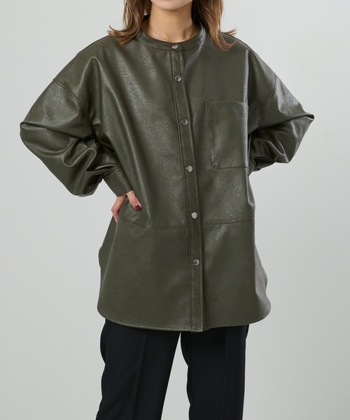 M nort（エムノート）の「【わたなべ麻衣プロデュース】バンドカラーレザーシャツジャケット（シャツ/ブラウス・レディース・グリーン・FREE）」の13枚目の写真