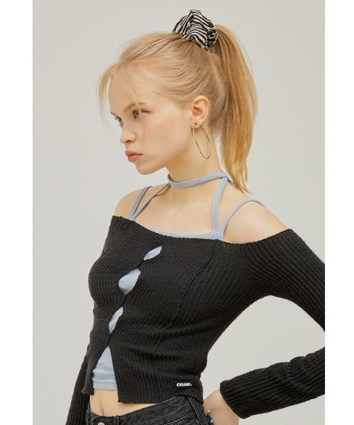 CRANK（クランク）の「『CRANK/クランク』KNIT SLIT OFF SHOULDER/ニットスリット オフショルダー（ニット/セーター・レディース・ピンク/ブラック/イエロー/アイボリー・FREE）」の2枚目の写真