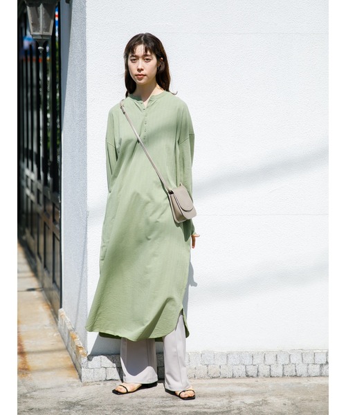 koe(コエ)の「ヘンリーネックワンピース*(ワンピース・レディース・ライトベージュ/ブラウン/カーキ・FREE)」の4枚目の写真