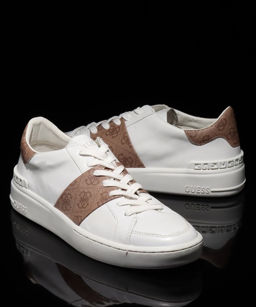 Guess（ゲス）の「GUESS VERONA STRIPE LOW / ゲス ヴェローナ ・ ストライプ ・ ロー 【SP】（スニーカー・メンズ・ホワイト/ホワイト系その他/ホワイト系その他2/ホワイト系その他3・25.5cm/27.5cm/28.5cm/26.0cm/27.0cm/28.0cm）」の3枚目の写真