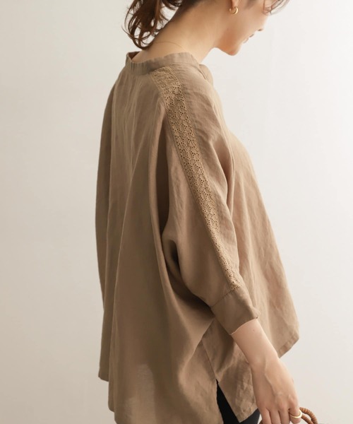 URBAN RESEARCH DOORS(アーバンリサーチドアーズ)の「リネンショルダーレーススキッパーブラウス(シャツ/ブラウス・レディース・ブラック/オフホワイト/モカ・ONE)」の16枚目の写真