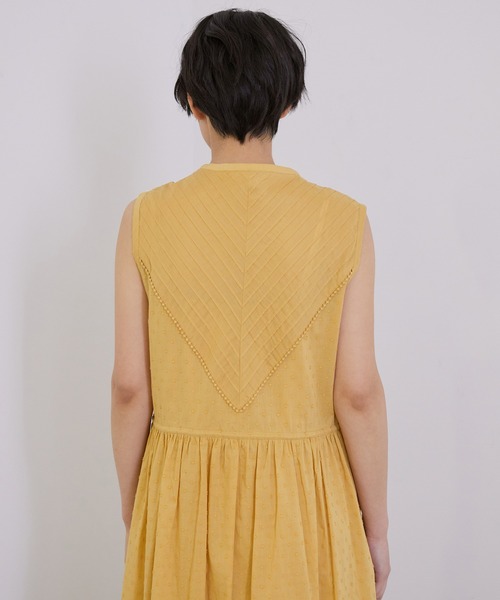 MADEMOISELLE ROPE'（マドモアゼル ロペ）の「【手洗い可】コットンドビーピンタックティアードワンピース（ワンピース・レディース・ダークパープル/イエロー系その他・38）」の10枚目の写真