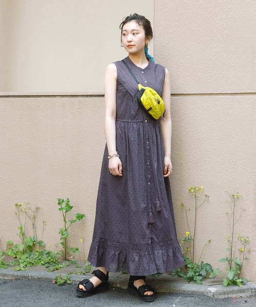 MADEMOISELLE ROPE'（マドモアゼル ロペ）の「【手洗い可】コットンドビーピンタックティアードワンピース（ワンピース・レディース・ダークパープル/イエロー系その他・38）」の16枚目の写真