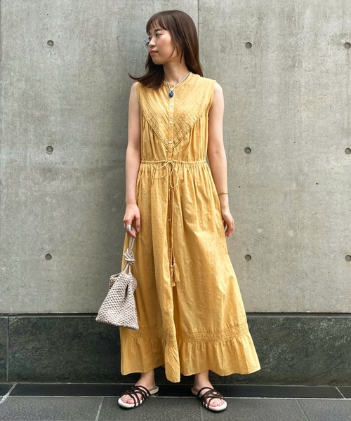 MADEMOISELLE ROPE'（マドモアゼル ロペ）の「【手洗い可】コットンドビーピンタックティアードワンピース（ワンピース・レディース・ダークパープル/イエロー系その他・38）」の17枚目の写真