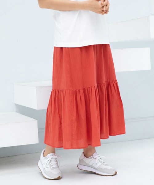 niko and...（ニコアンド）の「楊柳マキシ切り替えスカート（スカート・レディース・グリーン/レッド/チャコール/ライトグレー・LARGE/MEDIUM）」の4枚目の写真