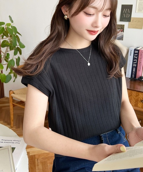 moment+（モーメントプラス）の「綿100％ワイドリブ.フレンチスリーブTシャツ（Tシャツ/カットソー・レディース・ブラック/ベージュ/オフホワイト/ライトグリーン/モカ/杢グレー/ナチュラル/カーキ/チャコールグレー/ブラウン・M/L）」の2枚目の写真