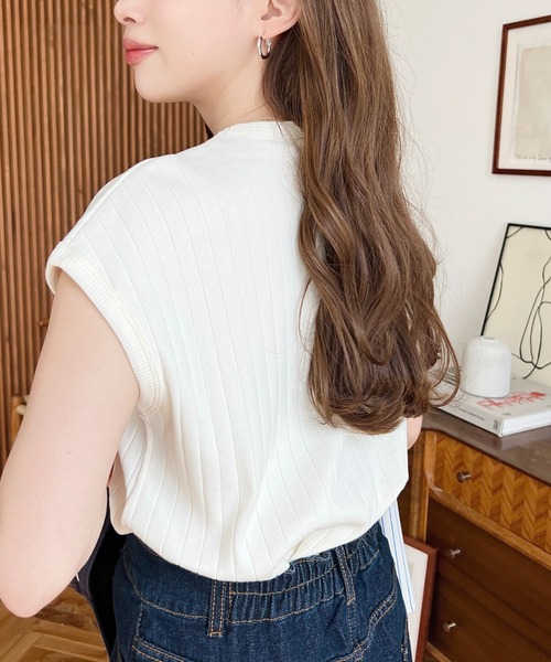 moment+（モーメントプラス）の「綿100％ワイドリブ.フレンチスリーブTシャツ（Tシャツ/カットソー・レディース・ブラック/ベージュ/オフホワイト/ライトグリーン/モカ/杢グレー/ナチュラル/カーキ/チャコールグレー/ブラウン・M/L）」の13枚目の写真