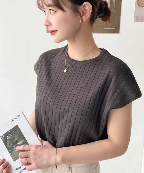 moment+(モーメントプラス)の「綿100%ワイドリブ.フレンチスリーブTシャツ(Tシャツ/カットソー・レディース・ブラック/ベージュ/オフホワイト/ライトグリーン/モカ/杢グレー/ナチュラル/カーキ/チャコールグレー/ブラウン・M/L)」の21枚目の写真
