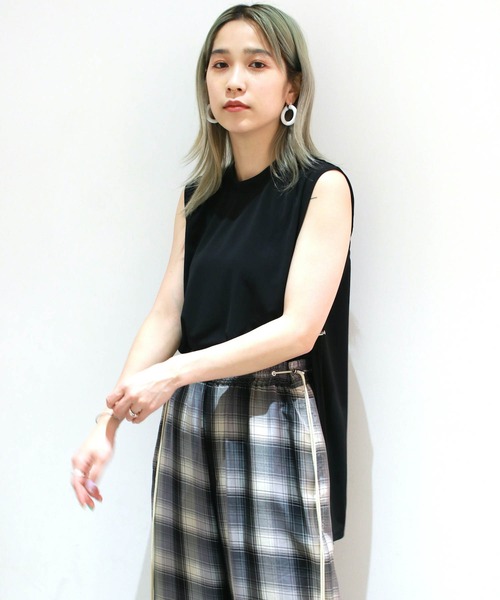 G.V.G.V.(ジーヴィージーヴィー)の「SADE SLIT TOP(Tシャツ/カットソー・レディース・ブルー/ブラック・ONE SIZE)」の2枚目の写真