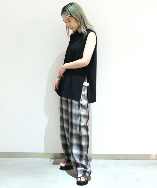 G.V.G.V.（ジーヴィージーヴィー）の「SADE SLIT TOP（Tシャツ