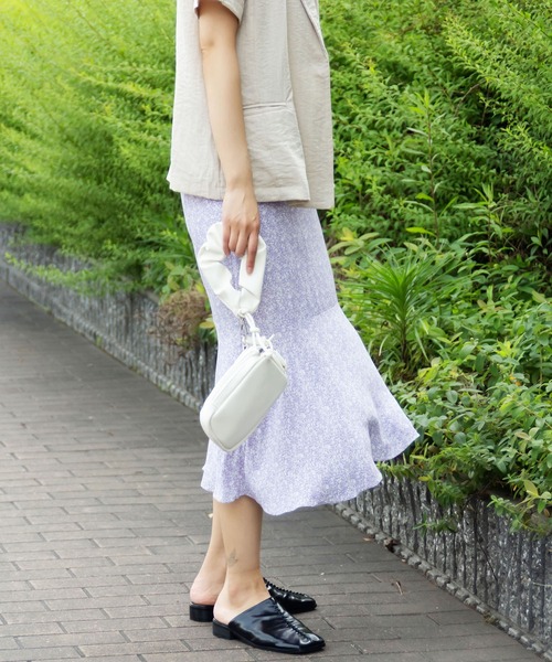 me+em select（ミームセレクト）の「小花柄ミモレマーメイドスカート（スカート・レディース・パープル/ネイビー/ブルー・FREE）」の6枚目の写真