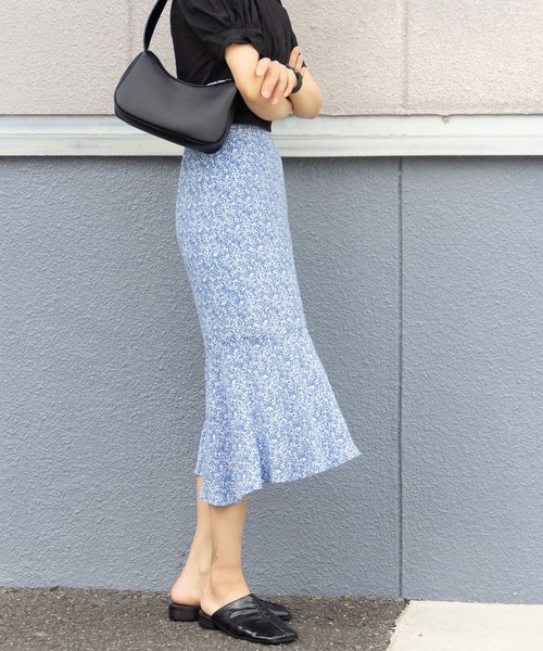 me+em select（ミームセレクト）の「小花柄ミモレマーメイドスカート（スカート・レディース・パープル/ネイビー/ブルー・FREE）」の8枚目の写真