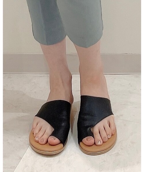 DRESKIP（ドレスキップ）の「◆アシメトングサンダル（サンダル・レディース・ブラック/アイボリー・35/45/25）」の2枚目の写真