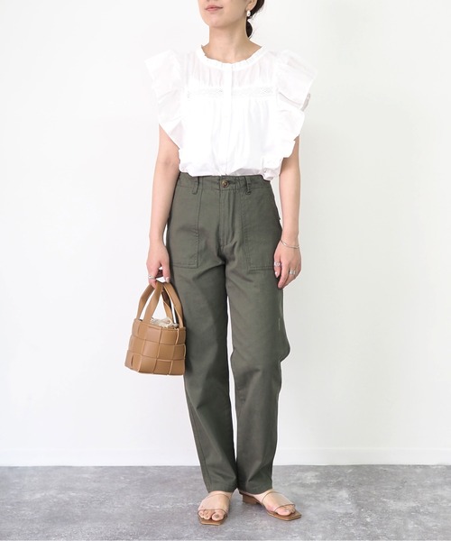 Riberry(リベリー)の「レース切替ラッフルノースリブラウス(シャツ/ブラウス・レディース・ブラック/オフホワイト・MEDIUM)」の8枚目の写真